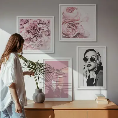 Posterset met lijst decoratie met bloemen, pioenrozen en rozen in elegante stijl