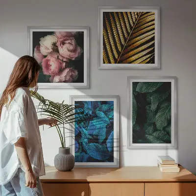 Set posters met lijst met bladeren en bloemen in verschillende kleuren