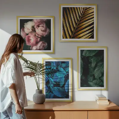 Set posters met lijst met bladeren en bloemen in verschillende kleuren
