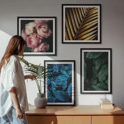 Set posters met lijst met bladeren en bloemen in verschillende kleuren