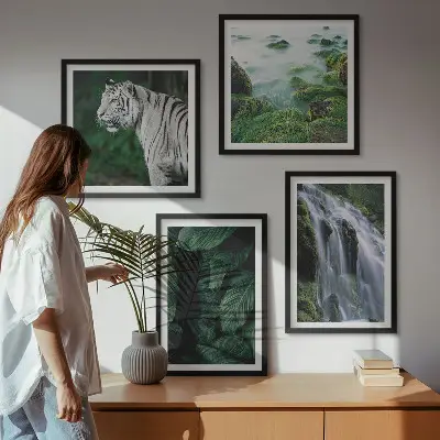 Witte tijger bij een waterval met bladeren meerluik in lijst