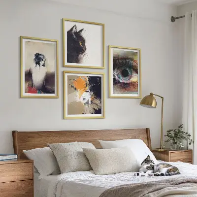 Set van posters met lijst portret van een vrouw met oog en kleurrijke emoties