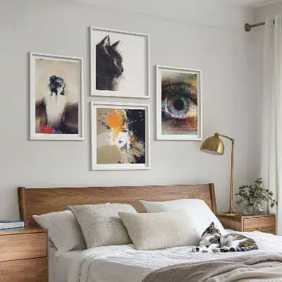 Set van posters met lijst portret van een vrouw met oog en kleurrijke emoties