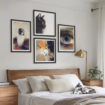 Set van posters met lijst portret van een vrouw met oog en kleurrijke emoties
