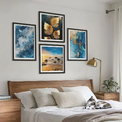 Meerluik met blauw-gouden patronen in lijst