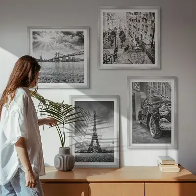 Set van posters met lijst stadsgezichten met bruggen, de Eiffeltoren en auto's