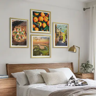 Set van posters met lijst met Italiaanse rivieren en heuvels