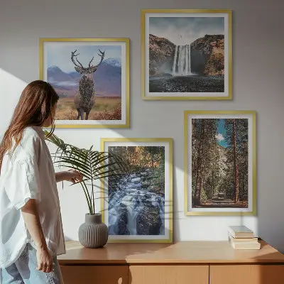 Meerluik met hert in bos bij waterval ingelijst