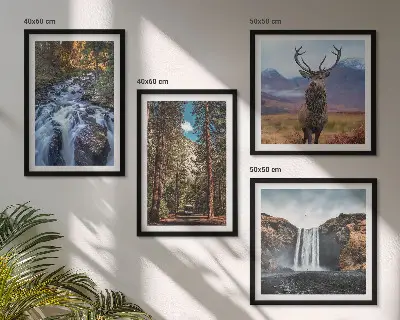 Meerluik met hert in bos bij waterval ingelijst