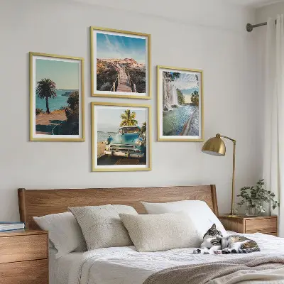 Set van posters met lijst Vakantie met palmbomen en een waterval