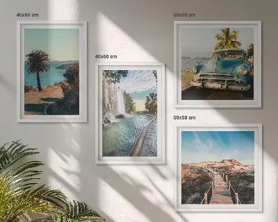 Set van posters met lijst Vakantie met palmbomen en een waterval