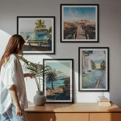 Set van posters met lijst Vakantie met palmbomen en een waterval