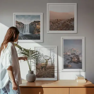 Meerluik in lijst met wilde landschappen, bergen en herten