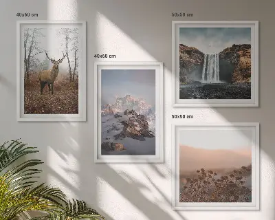 Meerluik in lijst met wilde landschappen, bergen en herten