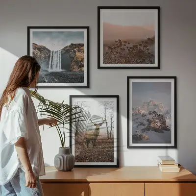Meerluik in lijst met wilde landschappen, bergen en herten