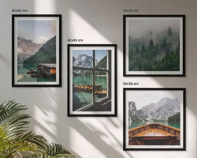 Bergmeer met huisjes meerluik in lijst