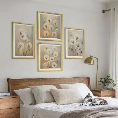 Witte paardenbloemen op een lichte achtergrond meerluik in lijst