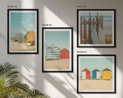 Set posters met lijst kleurrijke huizen aan het strand met zon