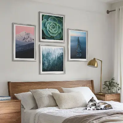 Set posters met lijst met bergen, roze lucht, water en vetplanten