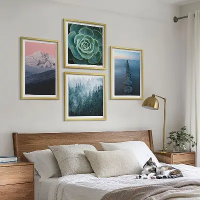 Set posters met lijst met bergen, roze lucht, water en vetplanten