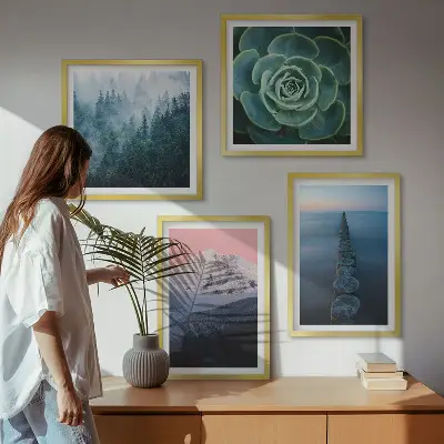Set posters met lijst met bergen, roze lucht, water en vetplanten