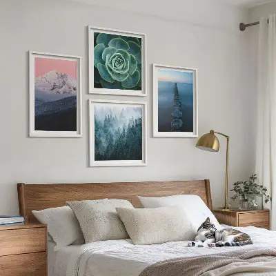 Set posters met lijst met bergen, roze lucht, water en vetplanten