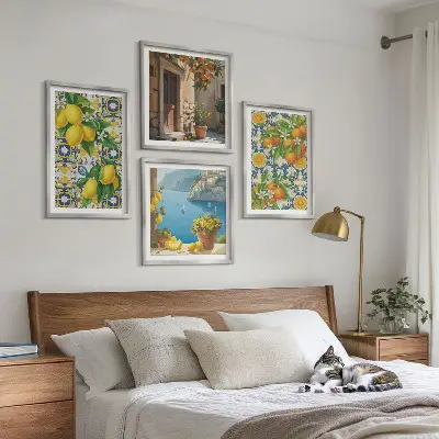Set van posters met lijst met een afbeelding van citroenen, bloemen en sinaasappels in Italië