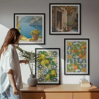 Set van posters met lijst met een afbeelding van citroenen, bloemen en sinaasappels in Italië