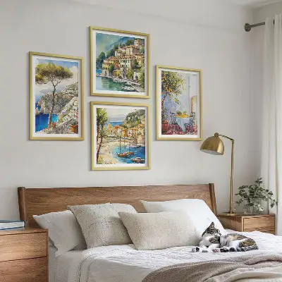 Set van posters met lijst met aquareltekeningen van Italiaanse stadjes