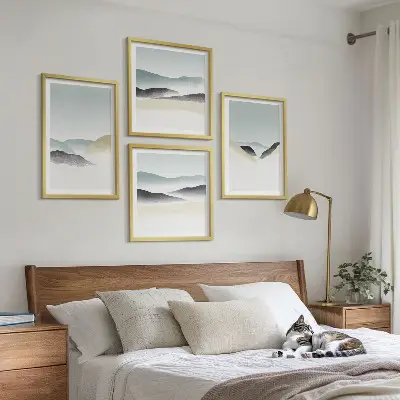 Minimalistische pastelkleuren van bergen meerluik in lijst