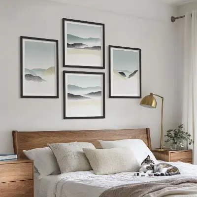 Minimalistische pastelkleuren van bergen meerluik in lijst
