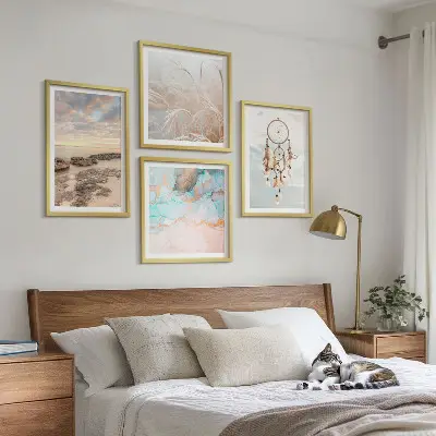 Set van posters met lijst wolkenzee met dromenvanger en gras