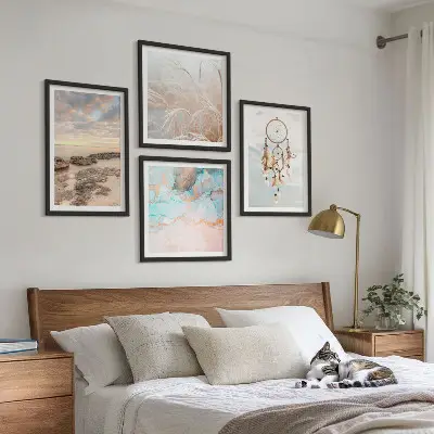 Set van posters met lijst wolkenzee met dromenvanger en gras