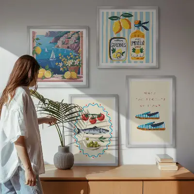 Set van posters met lijst met Italiaanse smaken en kleurrijke afbeeldingen