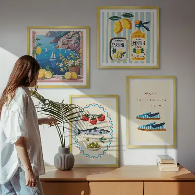 Set van posters met lijst met Italiaanse smaken en kleurrijke afbeeldingen