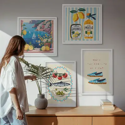 Set van posters met lijst met Italiaanse smaken en kleurrijke afbeeldingen