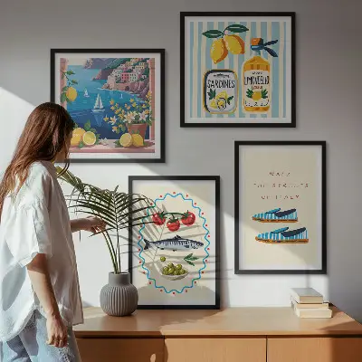 Set van posters met lijst met Italiaanse smaken en kleurrijke afbeeldingen