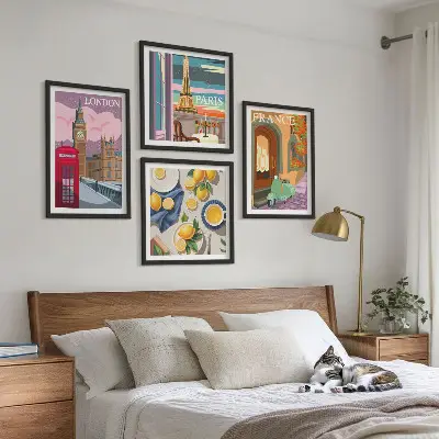 Set van posters met lijst stadsgezichten van Parijs en Londen
