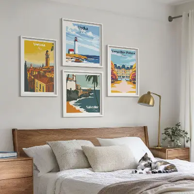 Set van posters met lijst Uitzichten op beroemde plaatsen aan zee