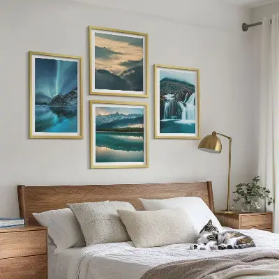 Meerluik in lijst met winterlandschappen, watervallen en noorderlicht