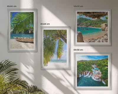 Posterset met lijst met afbeeldingen van strand, boot, watervallen en palmbomen
