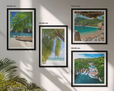 Posterset met lijst met afbeeldingen van strand, boot, watervallen en palmbomen