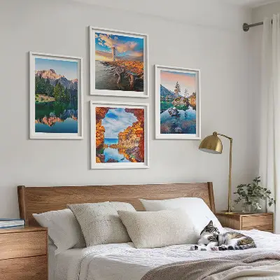 Bergmeren die de rotsen weerspiegelen meerluik in lijst
