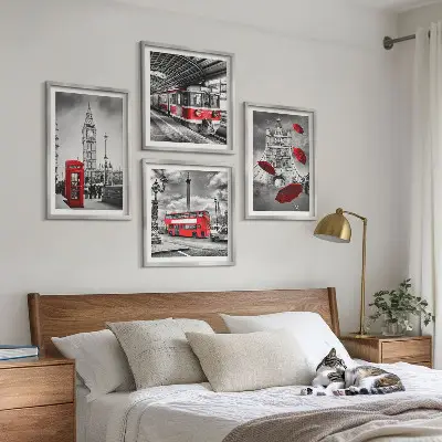 Set posters met lijst met rode accenten van Londen