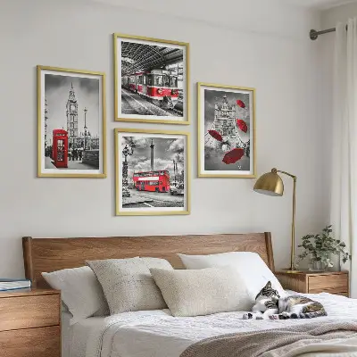 Set posters met lijst met rode accenten van Londen