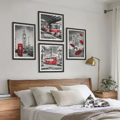 Set posters met lijst met rode accenten van Londen