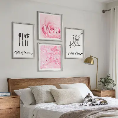 Set van posters met lijst delicate rozenbloemen voor in de keuken