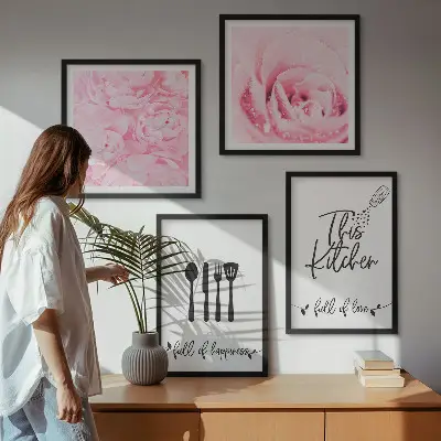 Set van posters met lijst delicate rozenbloemen voor in de keuken