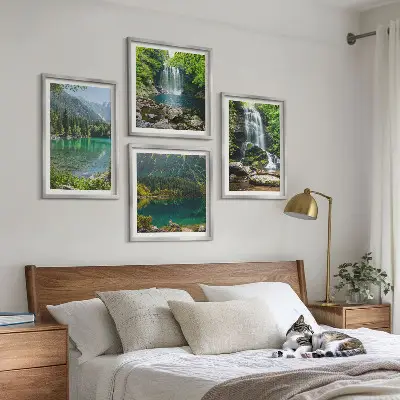Set van posters met lijst Watervallen in een groene omgeving
