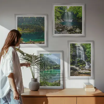 Set van posters met lijst Watervallen in een groene omgeving